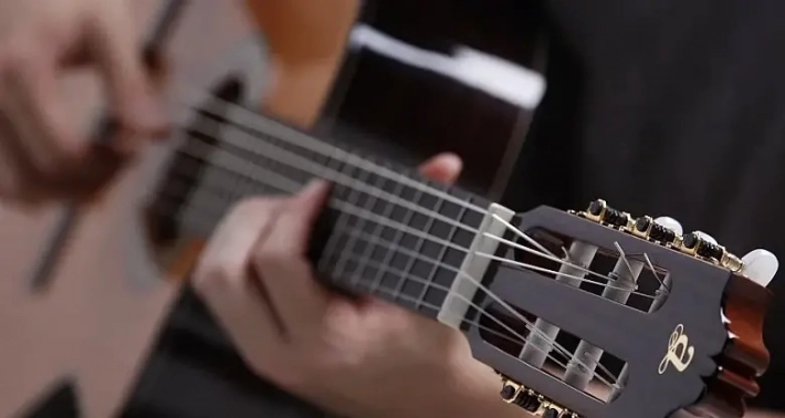 Новинки: класичні гітари Admira (Іспанія)!