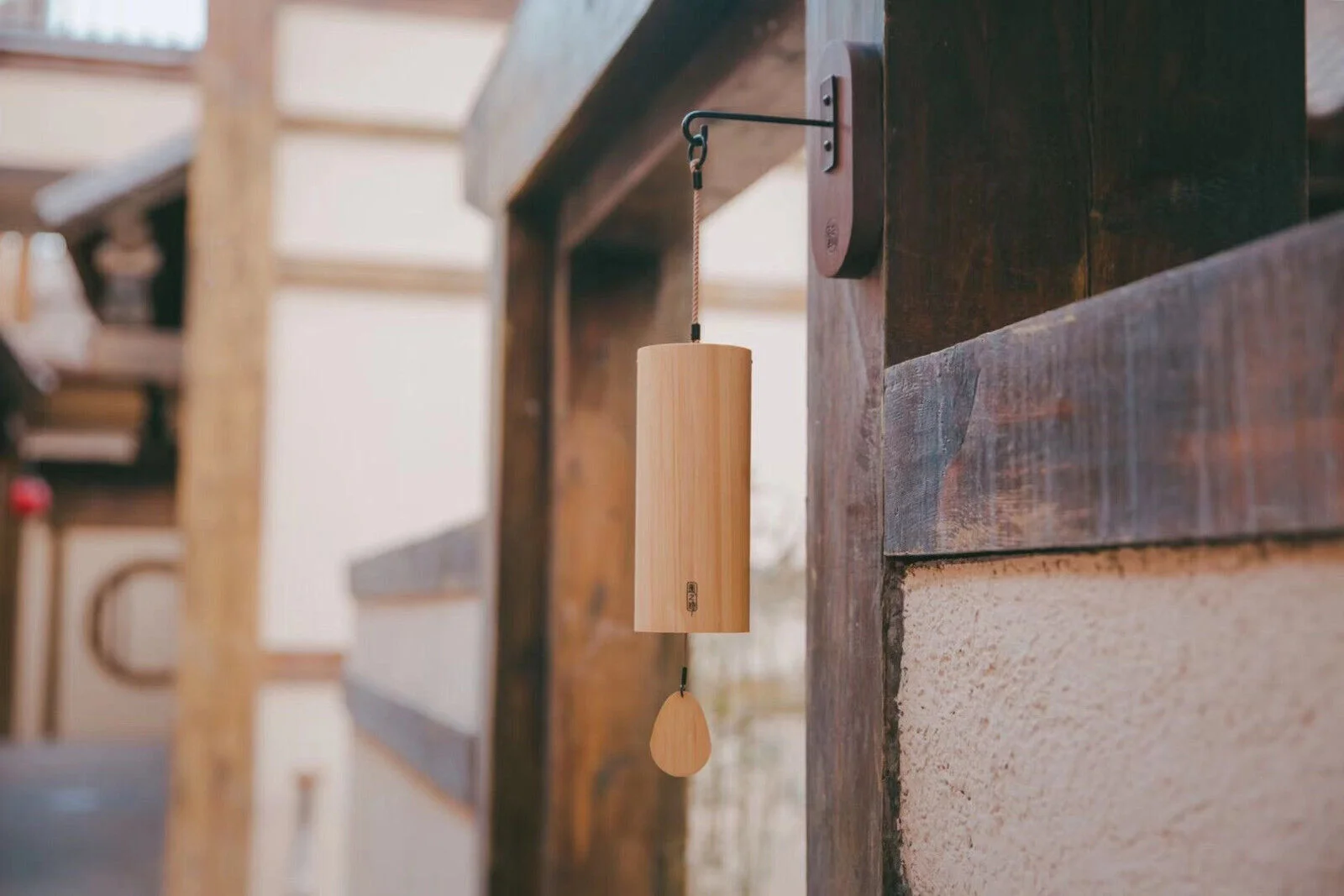 Hluru Wind Chime Wall hook Walnut Wood