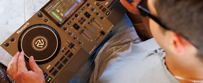 Numark Mixsttream Pro Go Numark Mixsttream Pro Go
