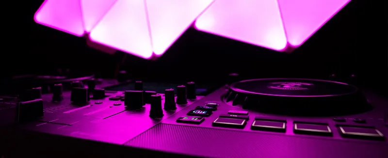 Numark Mixsttream Pro Go Numark Mixsttream Pro Go