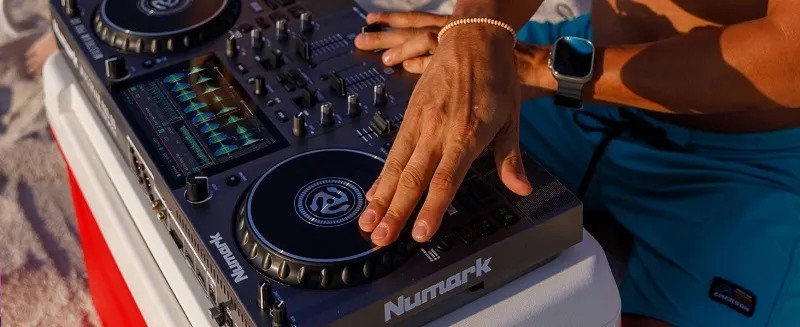 Numark Mixsttream Pro Go Numark Mixsttream Pro Go
