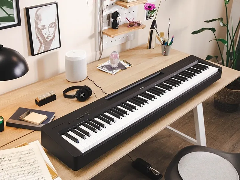Yamaha P-145 Yamaha P-145