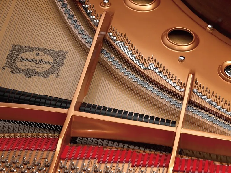 Yamaha P-225 Yamaha P-225
