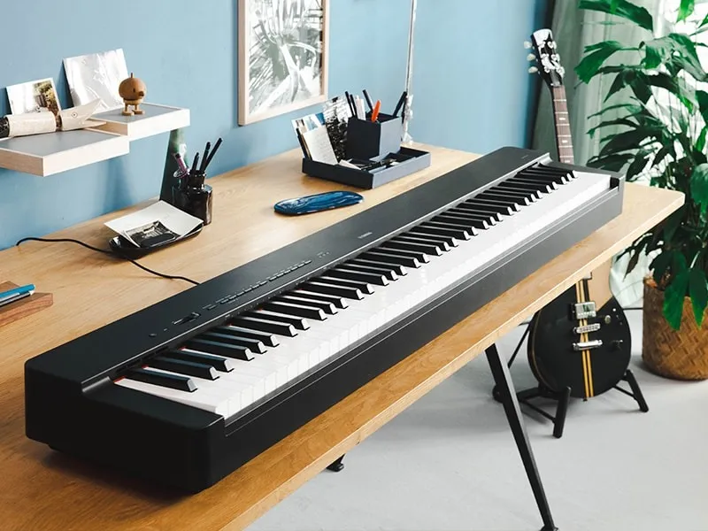 Yamaha P-225 Yamaha P-225