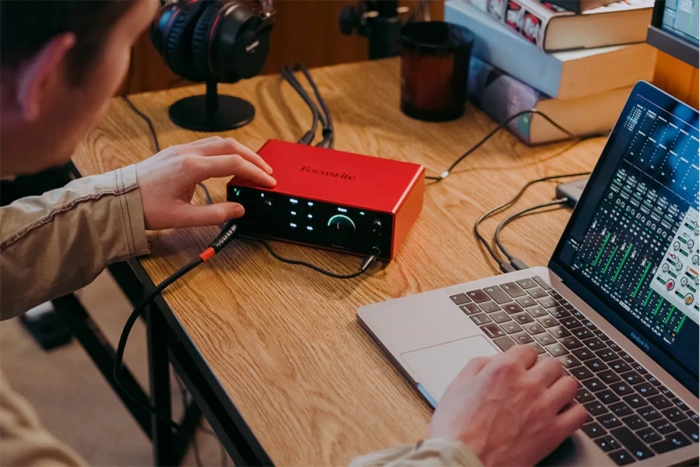 Focusrite Scarlett 4i4 4th Gen