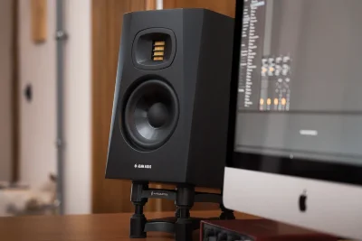 Студійний монітор Adam Audio T5V