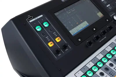 Мікшерний пульт Yamaha TF1