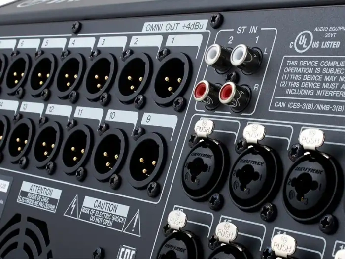 Мікшерний пульт Мікшерний пульт Yamaha TF1