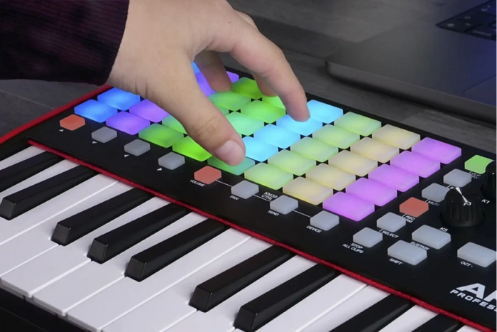 MIDI клавіатура MIDI клавіатура AKAI APC Key 25 II