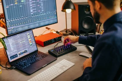DAW контролер Novation Launch Control 3