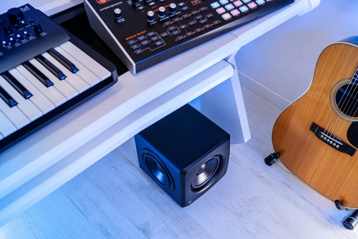 Студійний монітор Студійний монітор IK Multimedia iLoud Sub