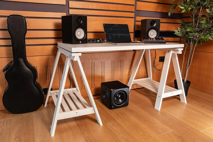 Студійний монітор Студійний монітор IK Multimedia iLoud Sub