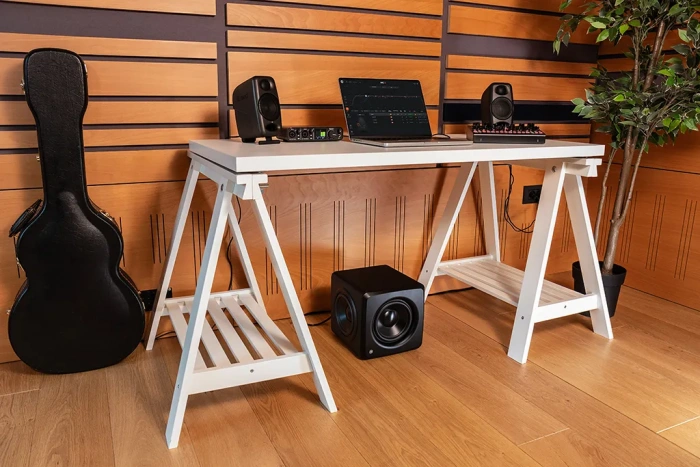 Студійний монітор Студійний монітор IK Multimedia iLoud Sub