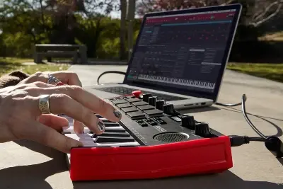 MIDI клавіатура AKAI MPK Mini Play MK3