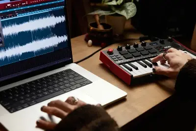 MIDI клавіатура AKAI MPK Mini Play MK3