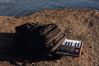 MIDI клавіатура AKAI MPK Mini Play MK3
