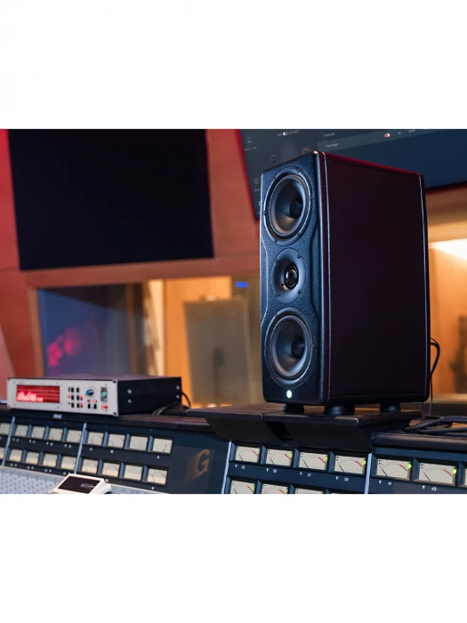 Студійний монітор Студійний монітор IK Multimedia iLoud Precision MTM MKII