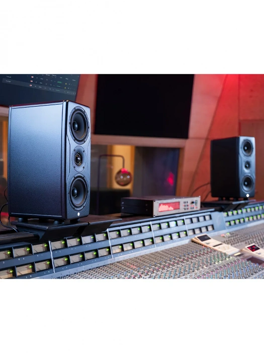 Студійний монітор Студійний монітор IK Multimedia iLoud Precision MTM MKII