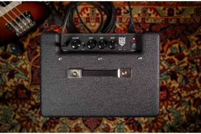 Комбопідсилювач Blackstar Debut Bass 25