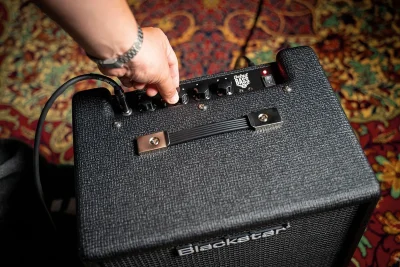 Комбопідсилювач Blackstar Debut Bass 25