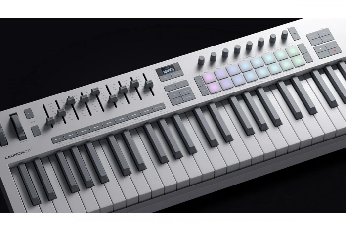 MIDI клавіатура MIDI клавіатура Novation Launchkey 49 MK4 White Edition