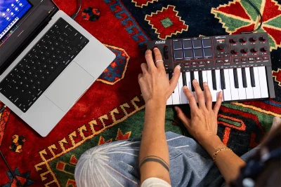 MIDI клавіатура AKAI MPK Mini 4 Black