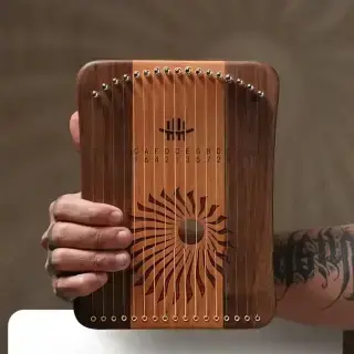 Hluru Kalyre 17 strings Cherrywood＆Black Walnut