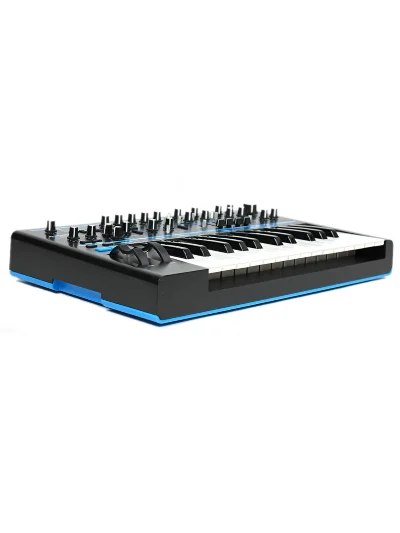 Синтезатор Novation Bass Station II