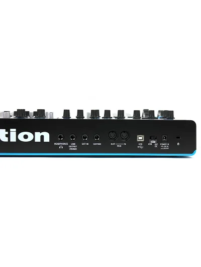Синтезатор Novation Bass Station II