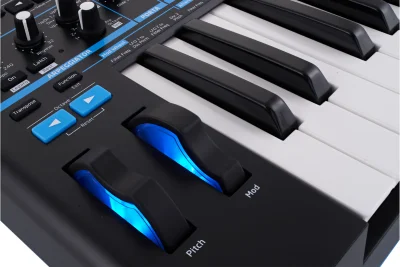 Синтезатор Novation Bass Station II