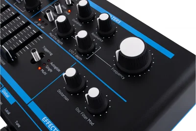 Синтезатор Novation Bass Station II