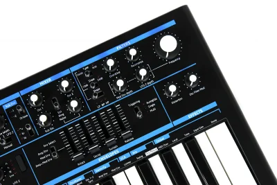 Синтезатор Novation Bass Station II