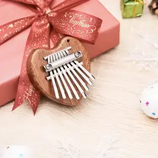 Overtone Mini Kalimba 8 Keys Sapele Heart