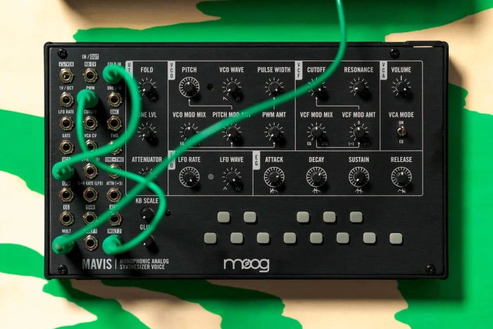 Синтезатор Синтезатор Moog Mavis