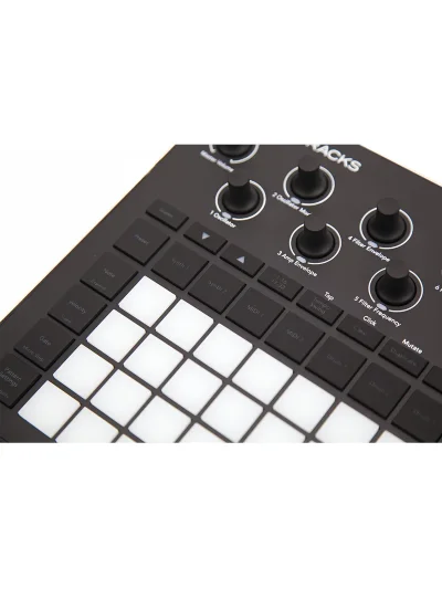 Синтезатор Novation Circuit Tracks
