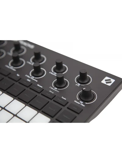 Синтезатор Novation Circuit Tracks