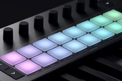 MIDI клавіатура Novation Launchkey 25 MK4