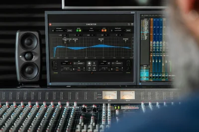 Студійний монітор IK Multimedia iLoud MTM MK2
