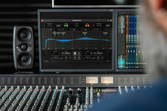 Студійний монітор Студійний монітор IK Multimedia iLoud MTM MK2