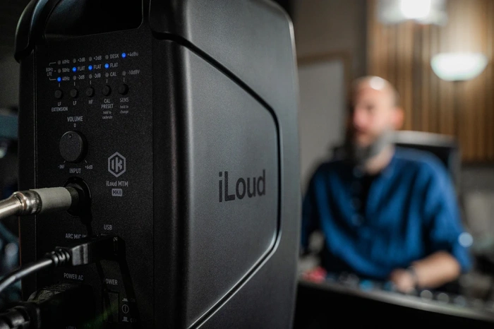 Студійний монітор Студійний монітор IK Multimedia iLoud MTM MK2