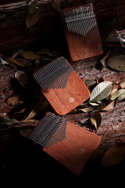 Калімба Hluru KC17 Zambian Padauk (17 нот, замбійский падук)