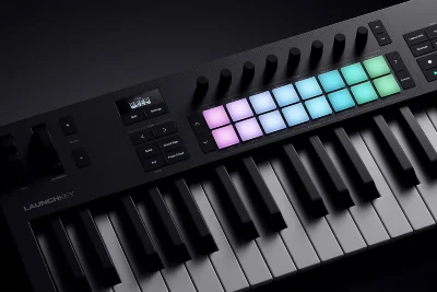 MIDI клавіатура Novation Launchkey 37 MK4