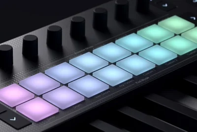 MIDI клавіатура Novation Launchkey 37 MK4