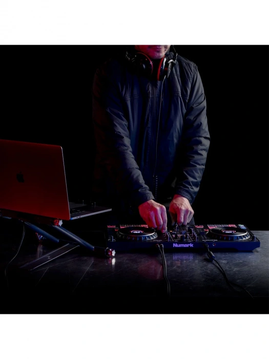 Numark Mixtrack Platinum FX